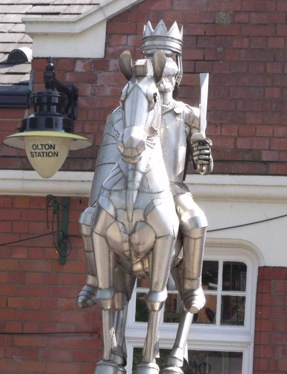 Saxon+King+on+Horse+-+the+Olton+Interchange+sculpture